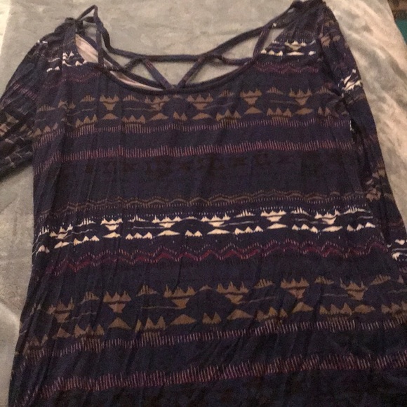 Long sleeve tribal top with fun back - Picture 2 of 2